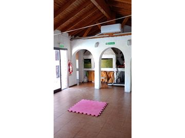 INKASA INMOBILIARIA- VENDE CASA EN BARRIO BOMBAL