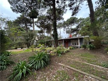CASA EN VENTA EN VALERIA DEL MAR - PERMUTA POR DEPTO EN AVELLANEDA