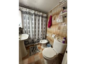 CASA EN VENTA EN VALERIA DEL MAR - PERMUTA POR DEPTO EN AVELLANEDA