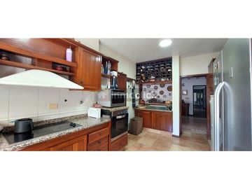 INKASA INMOBILIARIA- VENDE CASA EN ZONA RESIDENCIAL