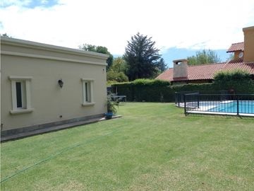 INKASA INMOBILIARIA- VENDE CASA EN ZONA RESIDENCIAL