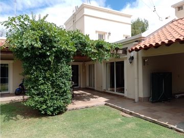 INKASA INMOBILIARIA- VENDE CASA EN ZONA RESIDENCIAL