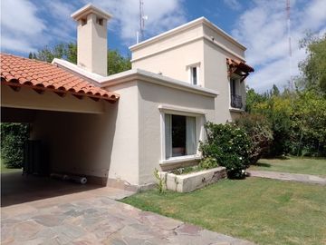 INKASA INMOBILIARIA- VENDE CASA EN ZONA RESIDENCIAL