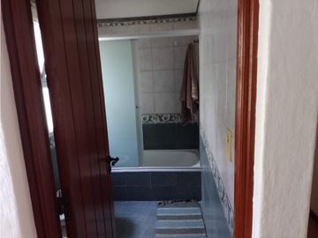 INKASA INMOBILIARIA- VENDE CASA EN ZONA RESIDENCIAL
