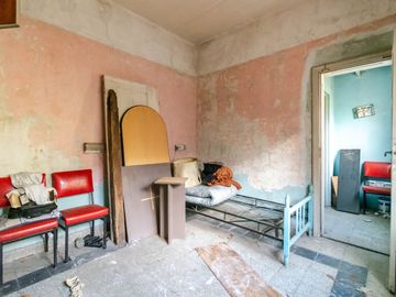 VENTA Casa Antigua 5 Amb. A Refaccionar CHACARITA