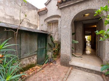 VENTA Casa Antigua 5 Amb. A Refaccionar CHACARITA
