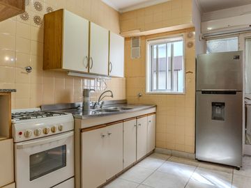 VENTA DEPTO. 4 AMB AL FRENTE CON BALCÓN EN OLIVOS