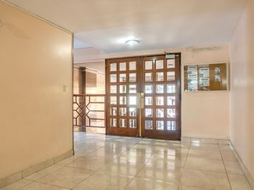 VENTA DEPTO. 4 AMB AL FRENTE CON BALCÓN EN OLIVOS