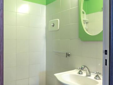 VENTA DEPTO. 4 AMB AL FRENTE CON BALCÓN EN OLIVOS