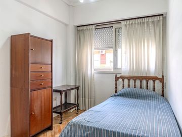 VENTA DEPTO. 4 AMB AL FRENTE CON BALCÓN EN OLIVOS