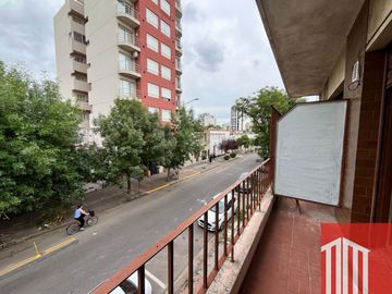Casa en venta de 2 dormitorios c/ cochera en Centro