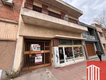 Casa en venta de 2 dormitorios c/ cochera en Centro