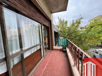 Casa en venta de 2 dormitorios c/ cochera en Centro
