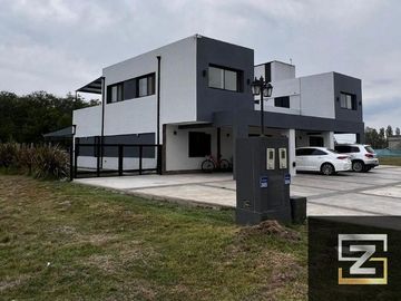 Casa en venta  La Magdalena Canning