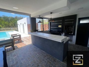 Casa en venta  La Magdalena Canning