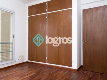 Departamento en venta de 3 dormitorios con cochera en Macrocentro