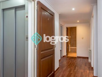 Departamento en venta de 3 dormitorios con cochera en Macrocentro
