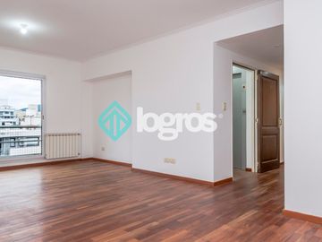 Departamento en venta de 3 dormitorios con cochera en Macrocentro