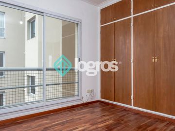 Departamento en venta de 3 dormitorios con cochera en Macrocentro