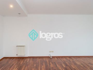 Departamento en venta de 3 dormitorios con cochera en Macrocentro