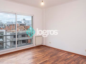 Departamento en venta de 3 dormitorios con cochera en Macrocentro