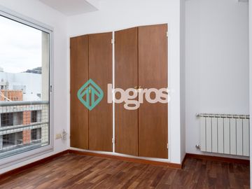 Departamento en venta de 3 dormitorios con cochera en Macrocentro