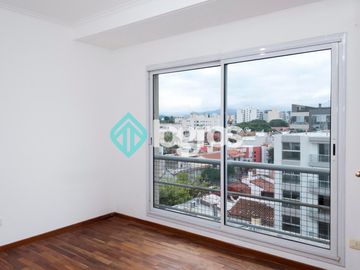 Departamento en venta de 3 dormitorios con cochera en Macrocentro