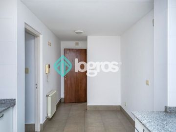 Departamento en venta de 3 dormitorios con cochera en Macrocentro