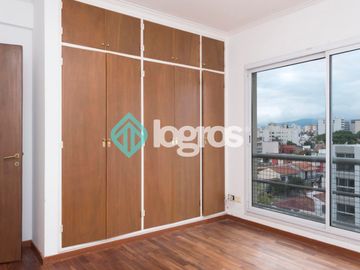 Departamento en venta de 3 dormitorios con cochera en Macrocentro