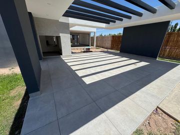 Venta Casa Barrio Semi Privado Cielos de Viamonte