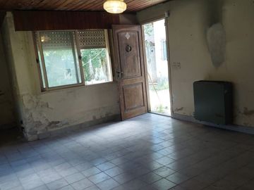 Casa en venta refaccionar o reciclar en Garin