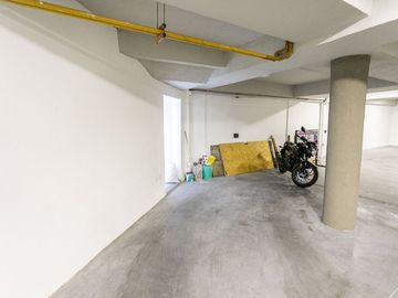 Venta Semipiso a Estrenar 3 amb Cochera y Terraza