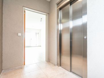 Venta Semipiso a Estrenar 3 amb Cochera y Terraza