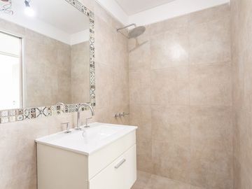 Venta Semipiso a Estrenar 3 amb Cochera y Terraza