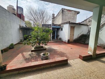 VENTA CASA 4 AMBIENTES EL PALOMAR A RECICLAR