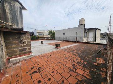VENTA CASA 4 AMBIENTES EL PALOMAR A RECICLAR