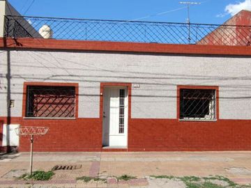 VENTA CASA 4 AMBIENTES EL PALOMAR A RECICLAR