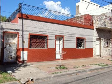 VENTA CASA 4 AMBIENTES EL PALOMAR A RECICLAR