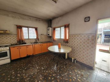 VENTA CASA 4 AMBIENTES EL PALOMAR A RECICLAR