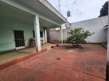 VENTA CASA 4 AMBIENTES EL PALOMAR A RECICLAR