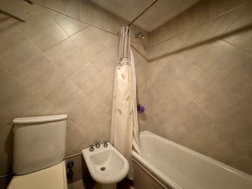 DEPARTAMENTO SEMIPISO COCHERA BAULERA APTO CREDITO