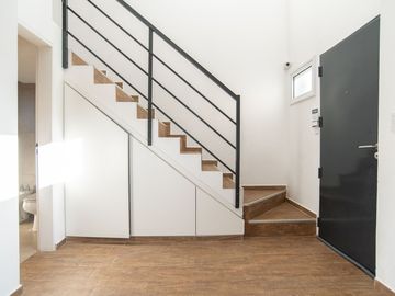 CASA DUPLEX 3 HAB. EN VENTA APTA BANCO GONNET