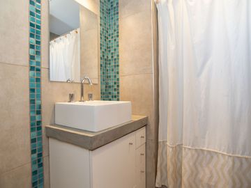 CASA DUPLEX 3 HAB. EN VENTA APTA BANCO GONNET