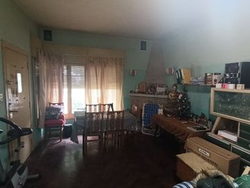 VENTA CASA 3 AMBIENTES JARDIN BERAZATEGUI CENTRO