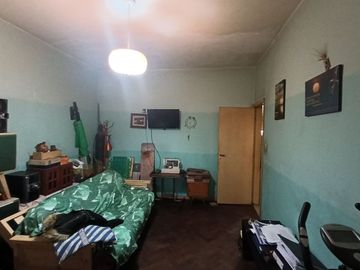 VENTA CASA 3 AMBIENTES JARDIN BERAZATEGUI CENTRO