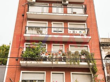 Venta departamento 4 ambientes c/ balcón