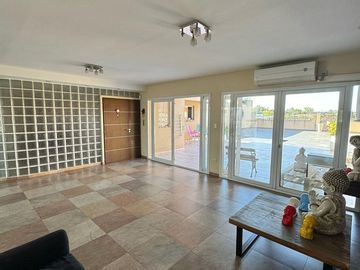 VENTA CASA 5 AMB C/COHERA Y DEPOSITO VILLA BONICH