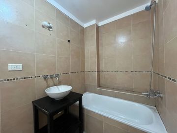 Monoamb balcon, gym y SUM Lanús centro .Permuta