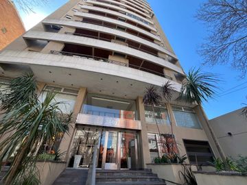 Monoamb balcon, gym y SUM Lanús centro .Permuta