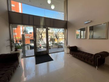 Monoamb balcon, gym y SUM Lanús centro .Permuta